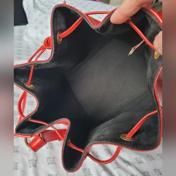 Louis Vuitton Petite Noe Strawstring Bucket Shoulder Bag In Red Epi Leather
